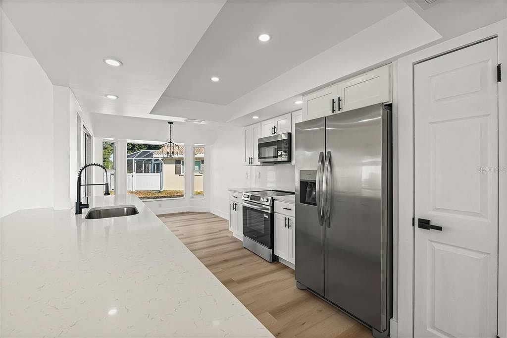 3535 Village Green Dr Sarasota, FL 34239 - Thumbnail 3