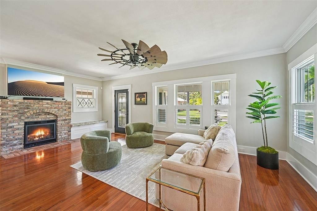 207 23rd St W Bradenton, FL 34205 - Thumbnail 3