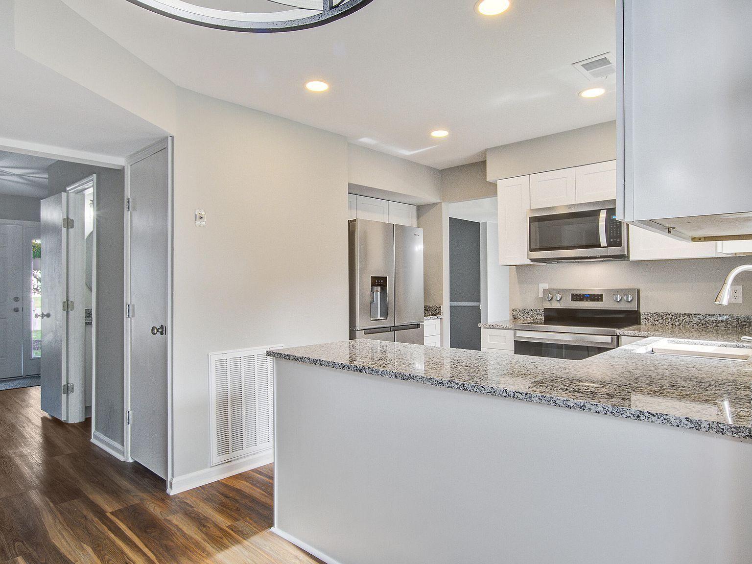 206 Lynton Ct Goose Creek, SC 29445 - Thumbnail 3