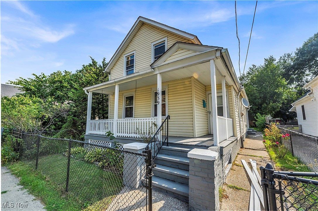 1939 W 54th St Cleveland, OH 44102 - Thumbnail 3