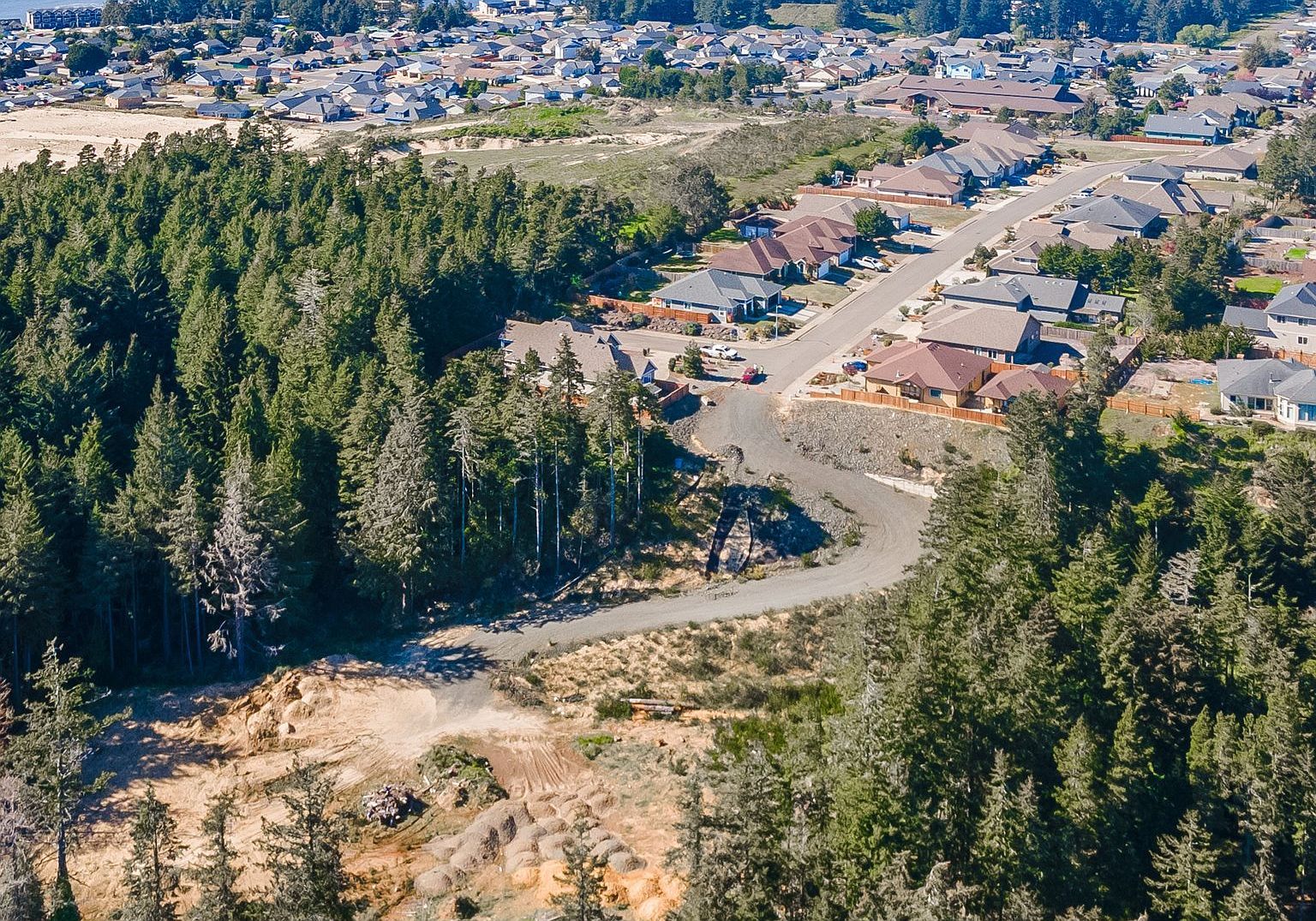 2215 Garfield St North Bend, OR 97459 - Thumbnail 3