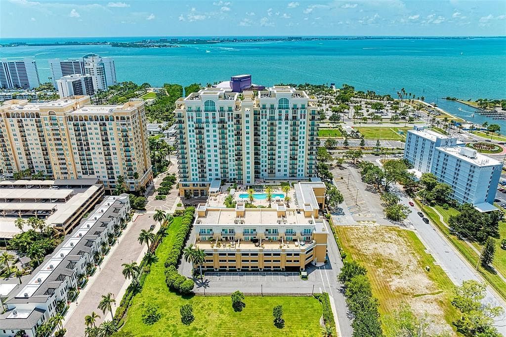 800 N Tamiami Trl UNIT 212 Sarasota, FL 34236 - Thumbnail 3