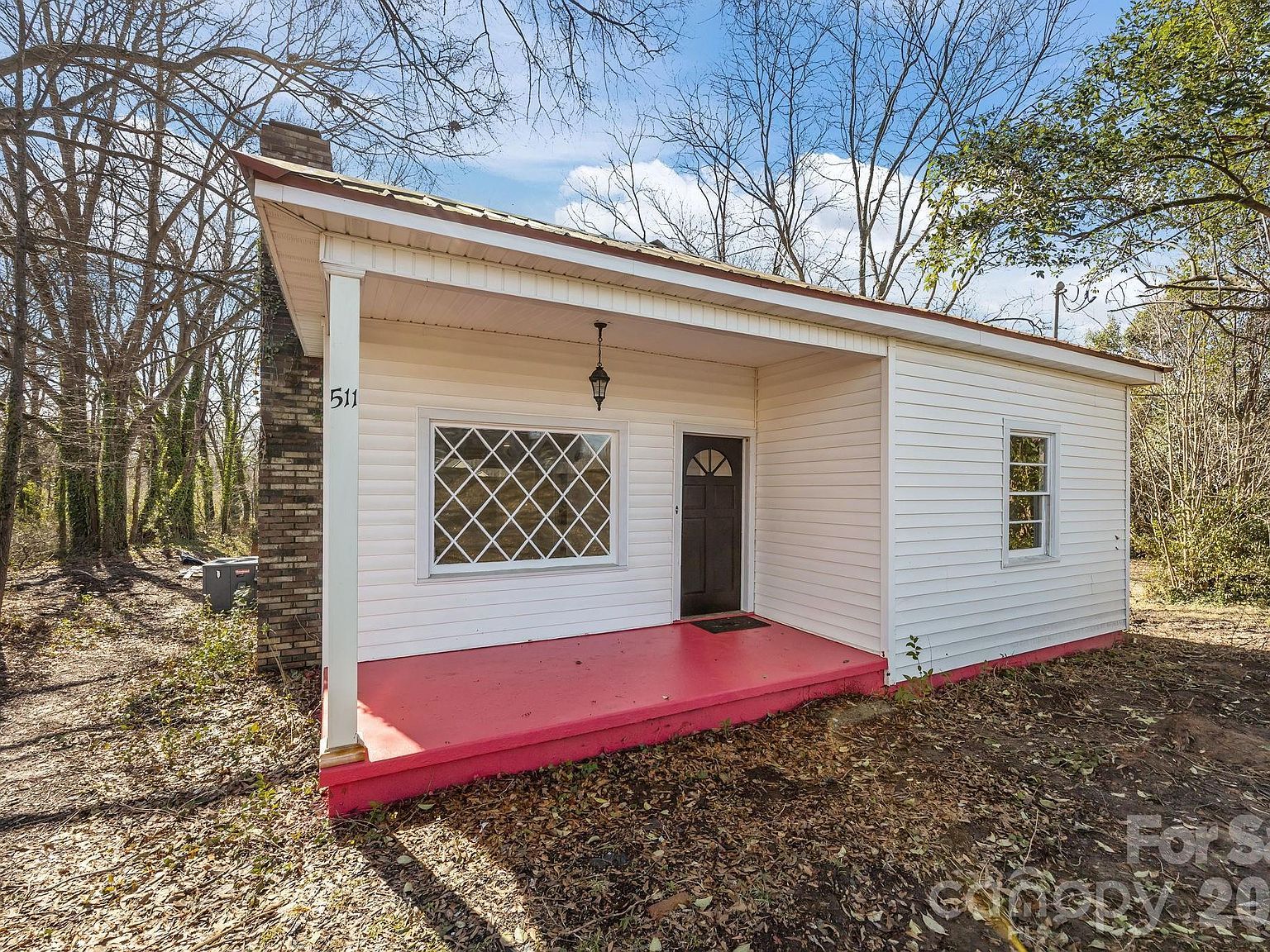 511 E Trade St Dallas, NC 28034 - Thumbnail 3