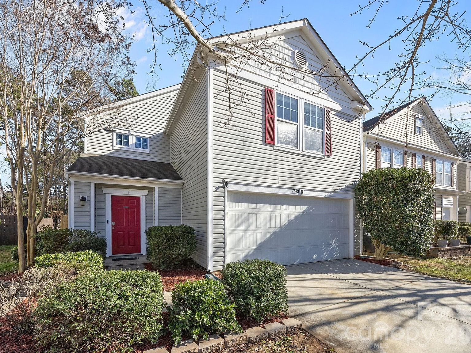 7540 Monarch Birch Ln Charlotte, NC 28215 - Thumbnail 3