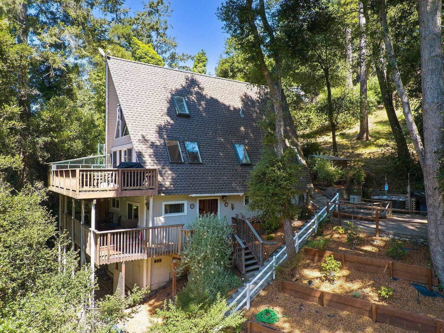 636 Cathedral Dr Aptos, CA 95003 - Thumbnail 3