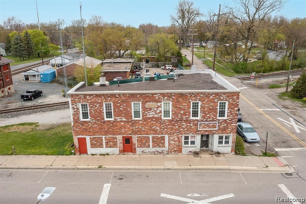 910 Monroe St Carleton, MI 48117 - Thumbnail 3