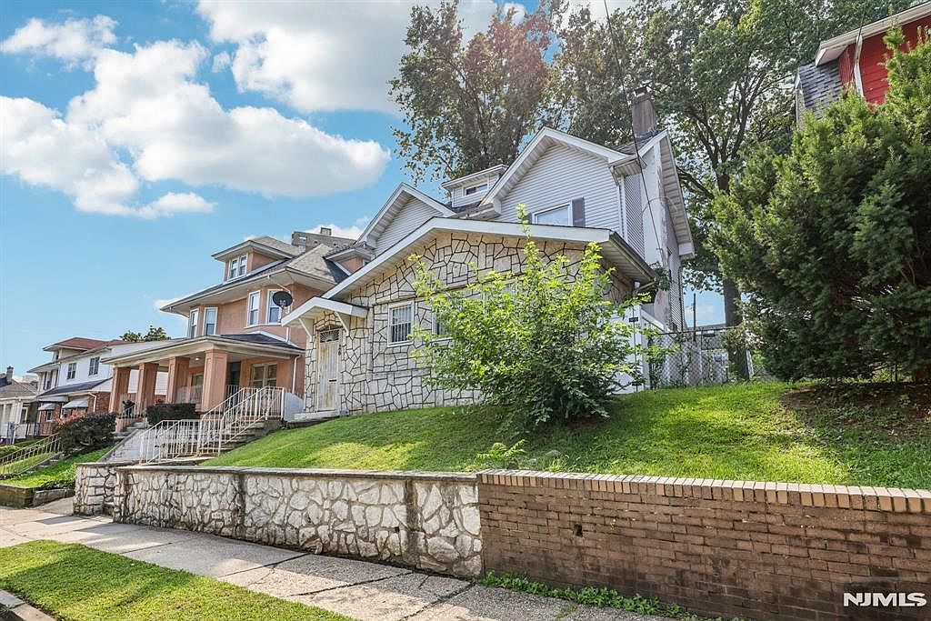 28 Scheerer Ave Newark, NJ 07112 - Thumbnail 3