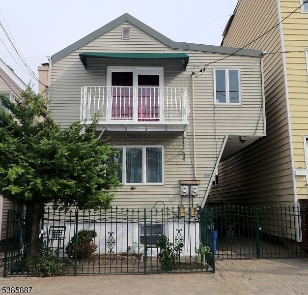 69 New York Ave Newark, NJ 07105 - Thumbnail 3