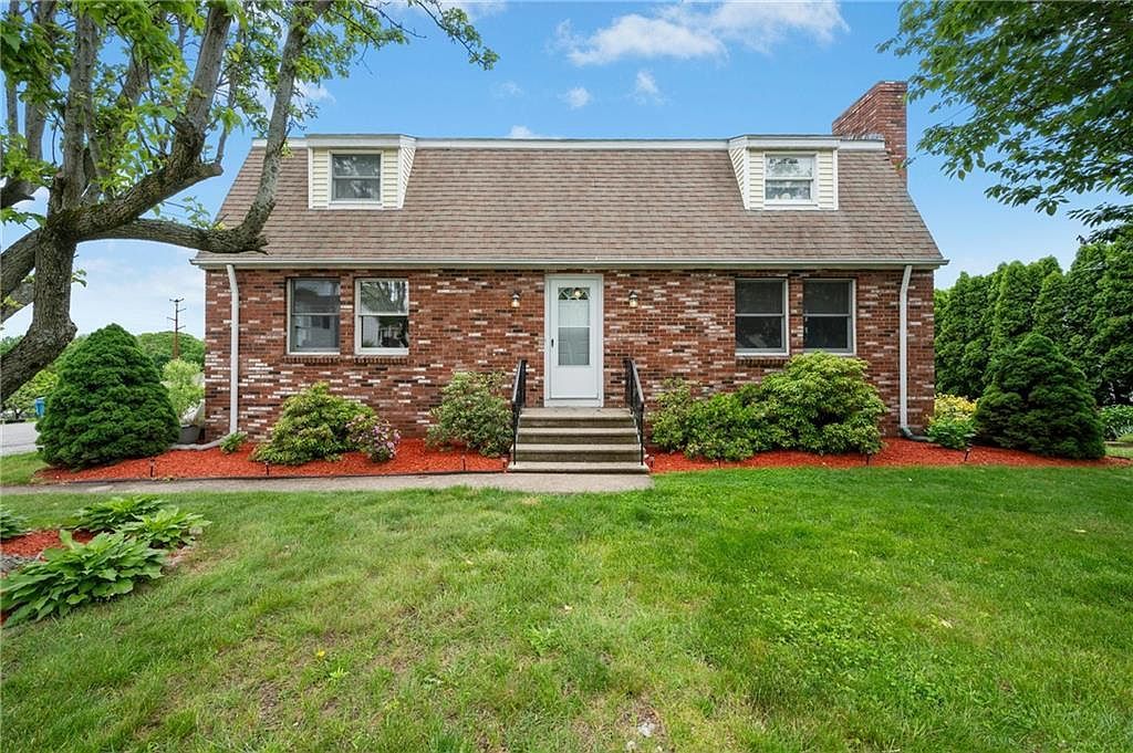 73 Vineyard Ave Cumberland, RI 02864 - Thumbnail 3