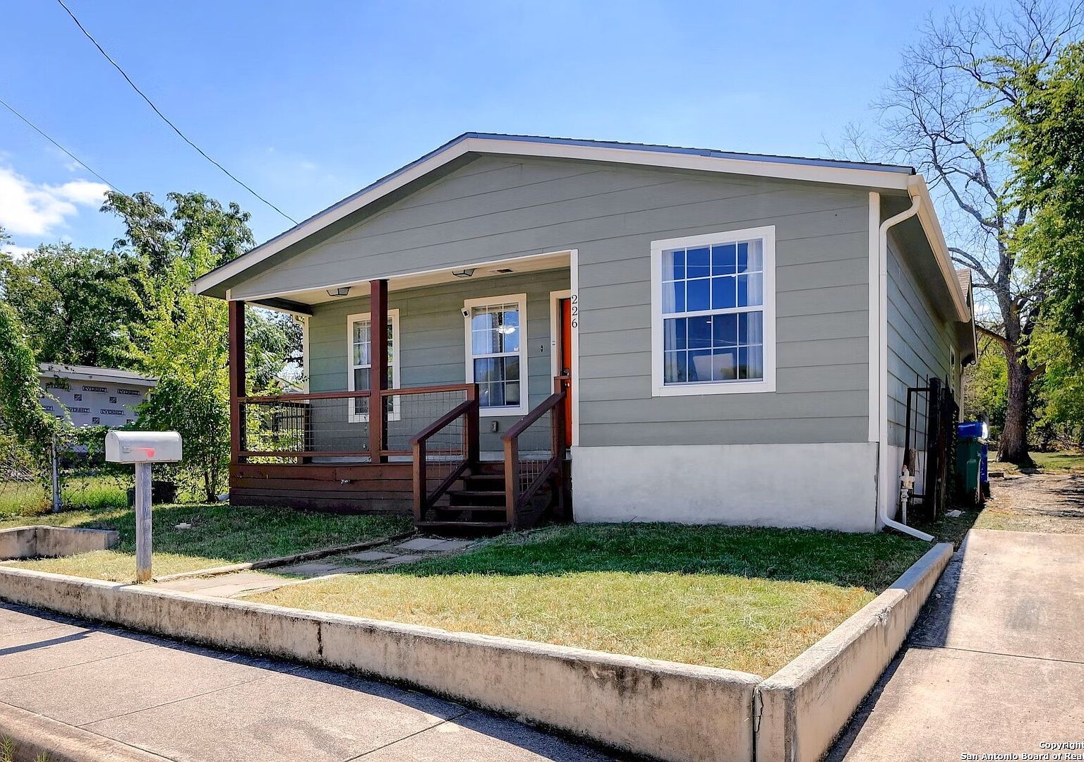 226 Bee St San Antonio, TX 78208 - Thumbnail 3