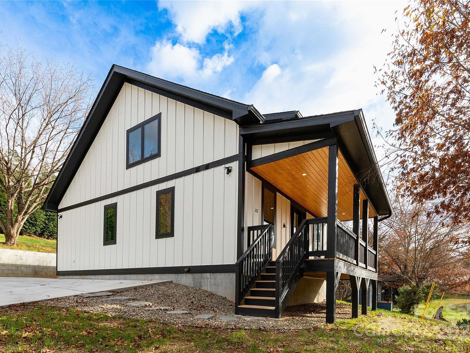 213 New Stock Rd Asheville, NC 28804 - Thumbnail 3