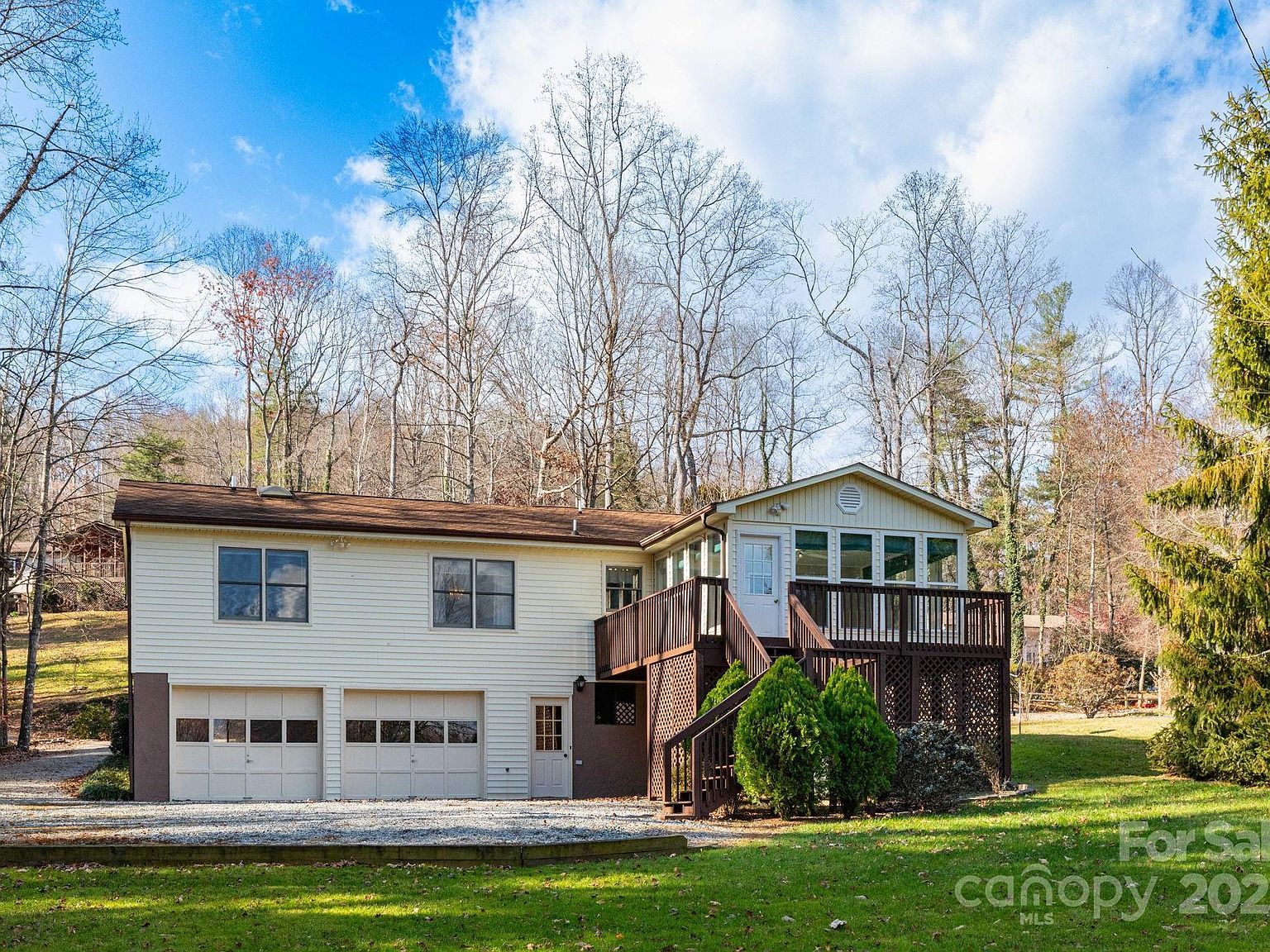 218 Turtle Ln Hendersonville, NC 28791 - Thumbnail 3