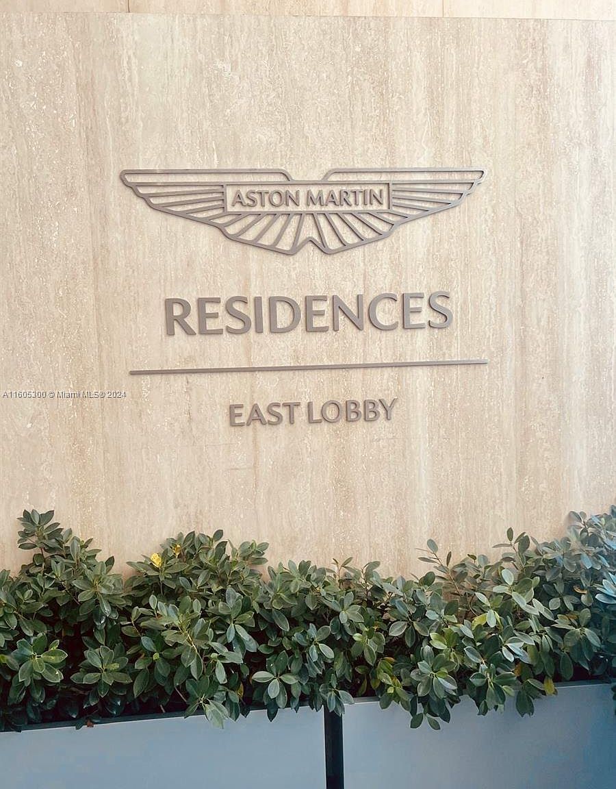 300 Biscayne Boulevard Way #5009 Miami, FL 33131 - Thumbnail 3