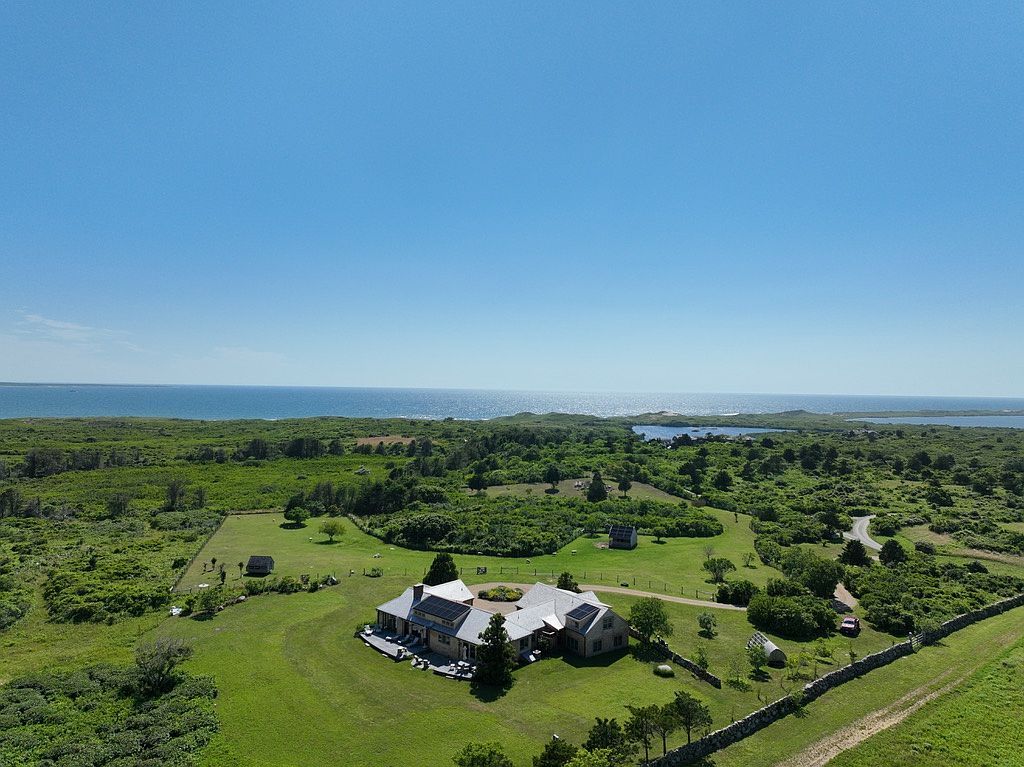 18 Spruce Gate Rd Chilmark, MA 02535 - Thumbnail 3