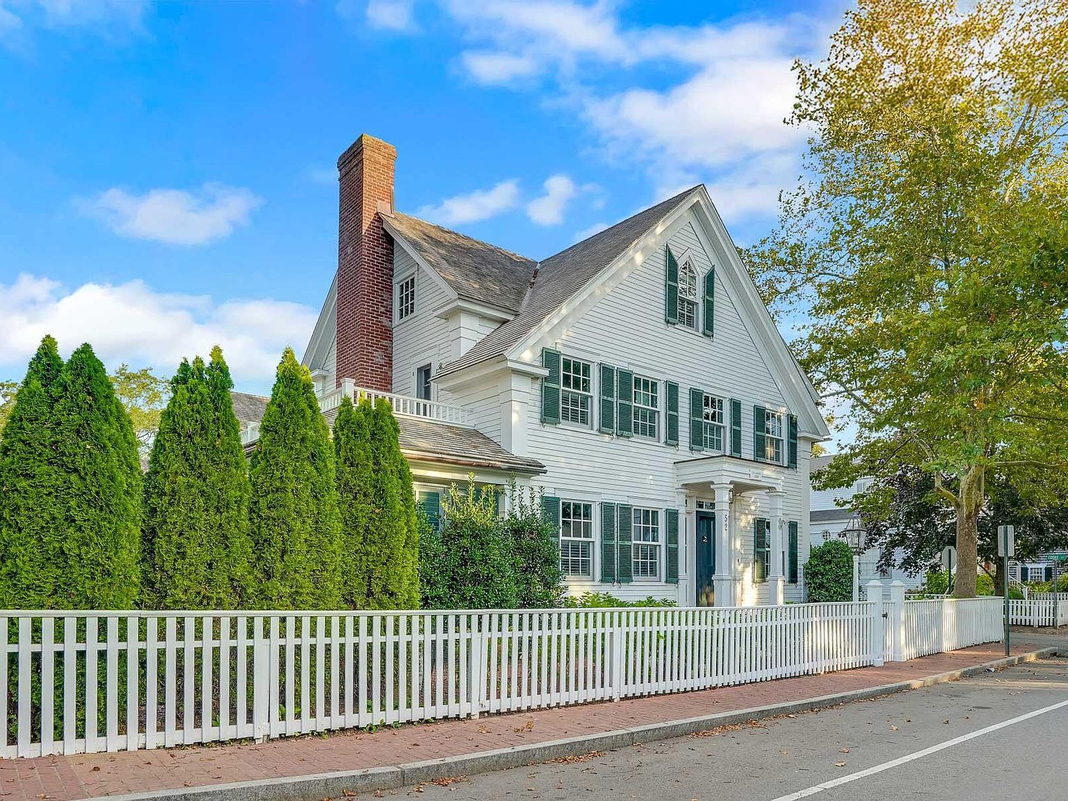 52 S Summer St Edgartown, MA 02539 - Thumbnail 3