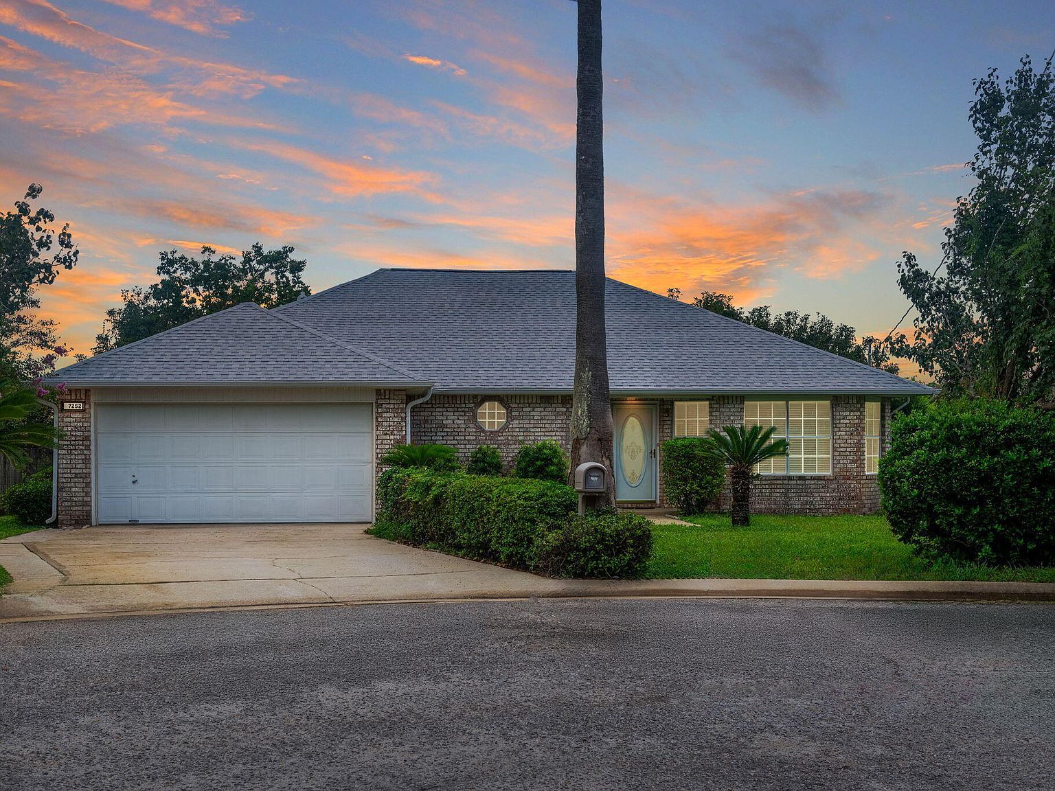 7252 Antoinette Cir Navarre, FL 32566 - Thumbnail 3