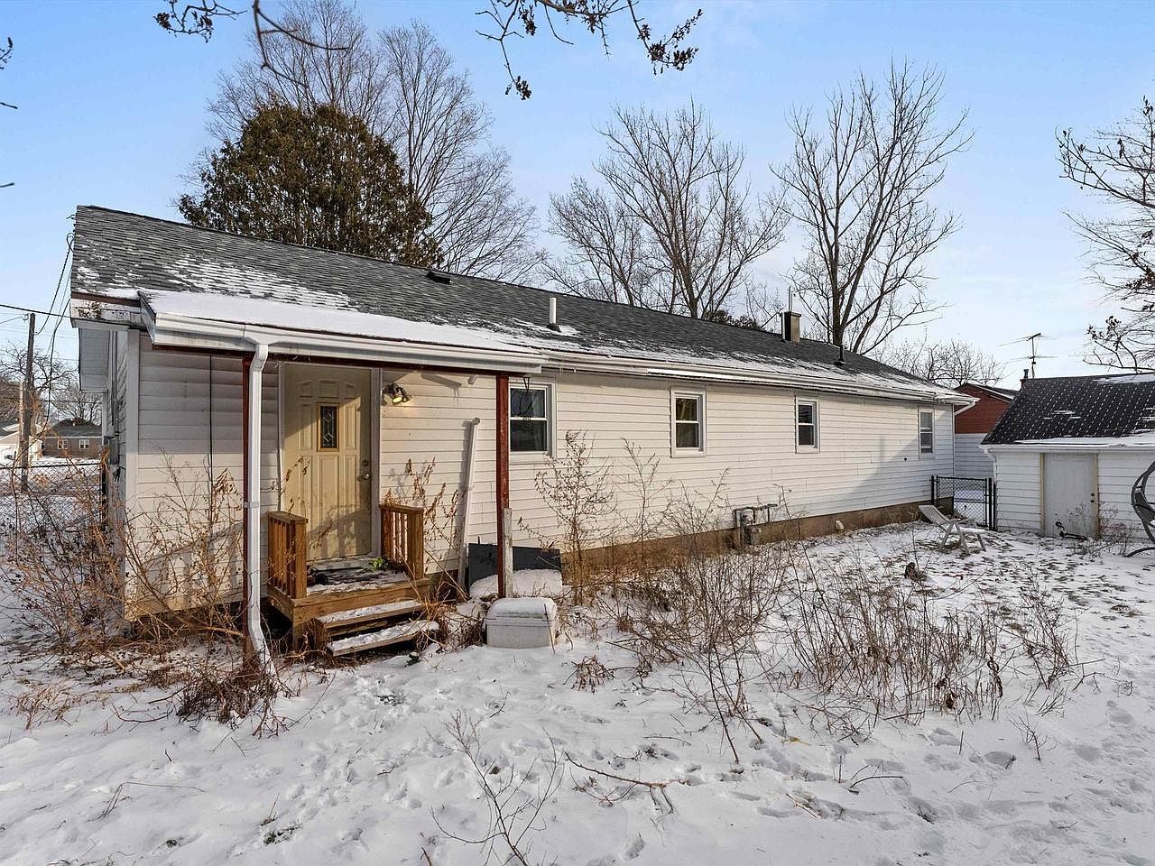 914 S 35th St Manitowoc, WI 54220 - Thumbnail 3