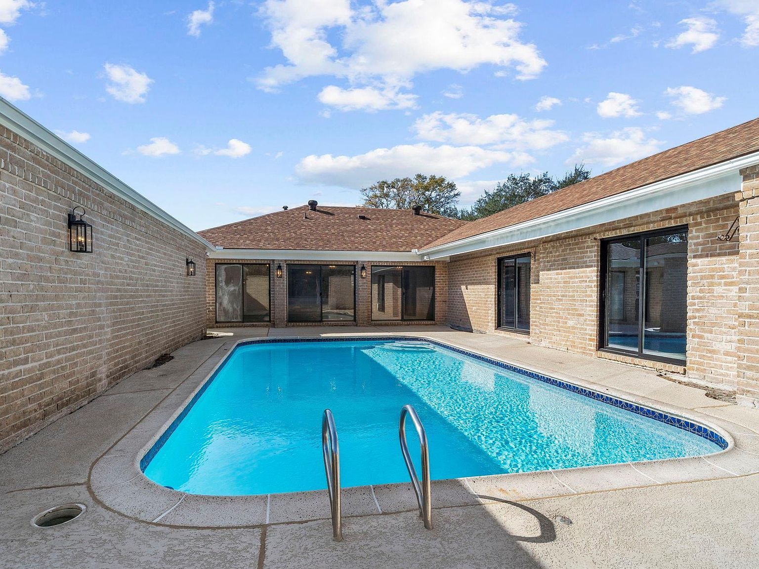 3031 Fairway Dr Sugar Land, TX 77478 - Thumbnail 3