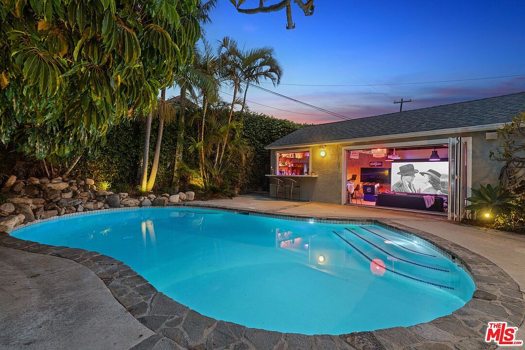 8044 Cowan Ave Los Angeles, CA 90045 - Thumbnail 3