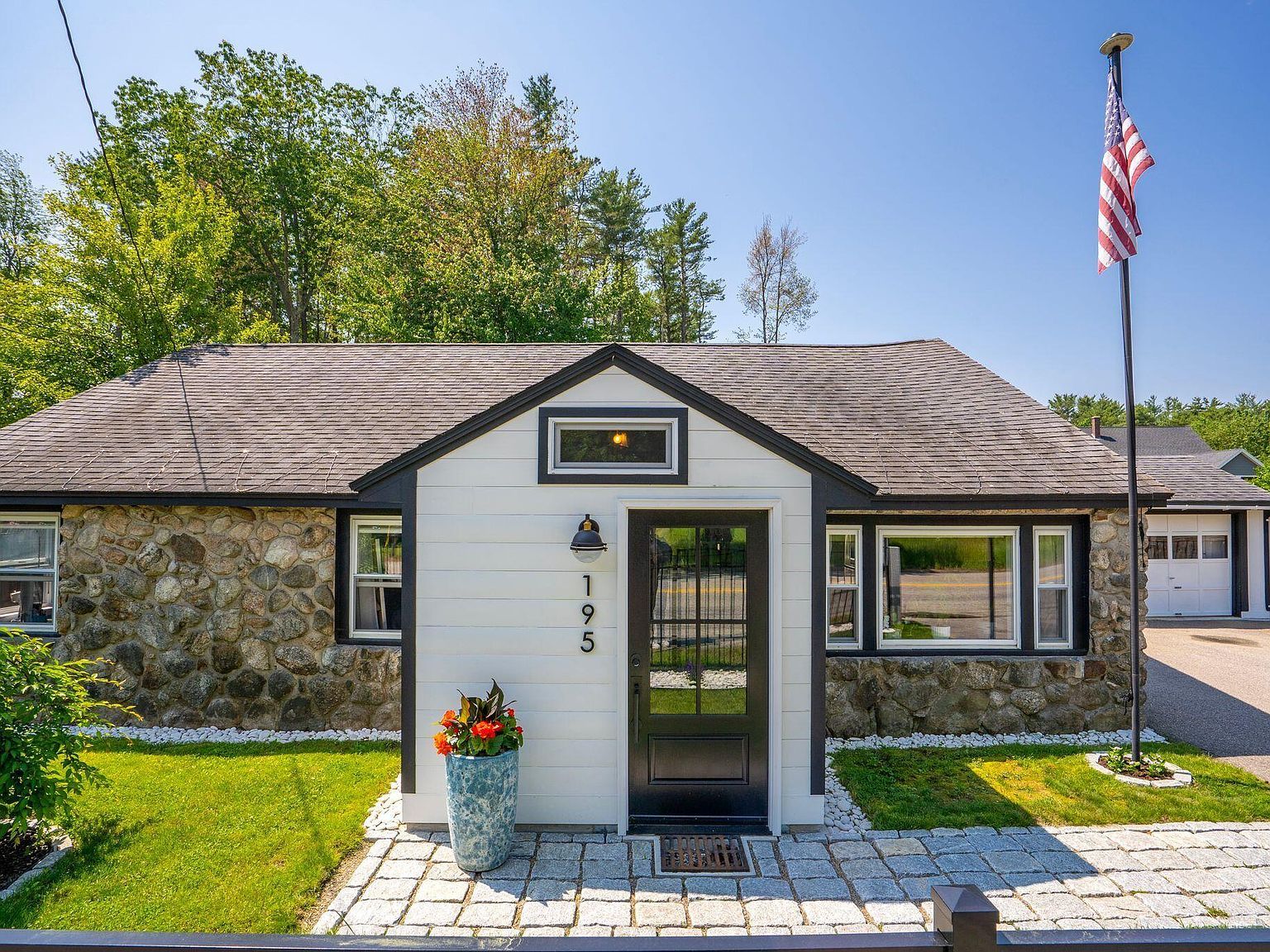 195 Temple Ave Old Orchard Beach, ME 04064 - Thumbnail 3