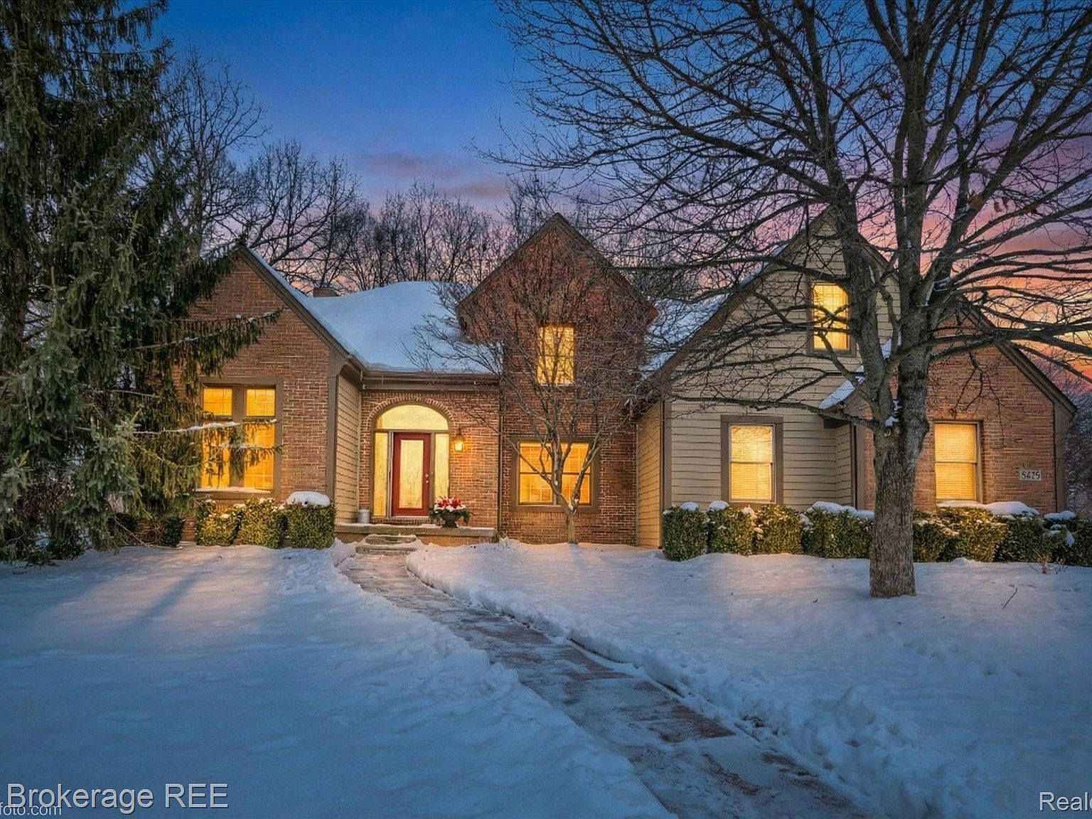 5475 Woodfield Pkwy Grand Blanc, MI 48439 - Thumbnail 3