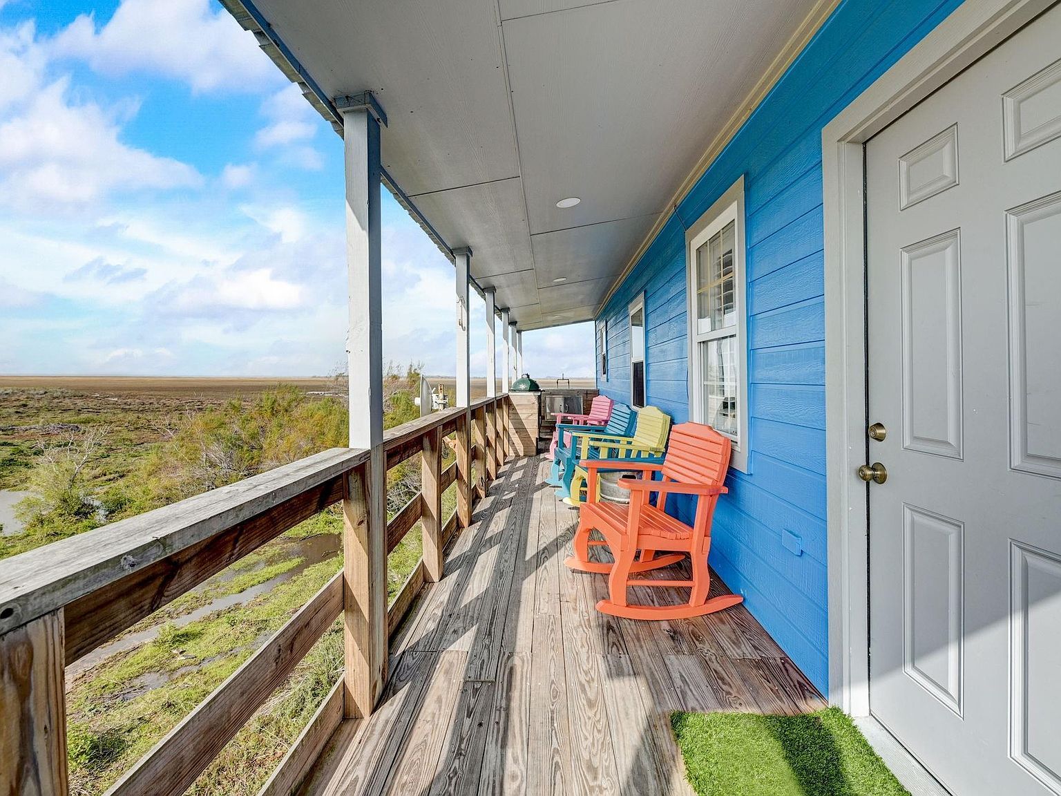 1321 Melody Ln Crystal Beach, TX 77650 - Thumbnail 3