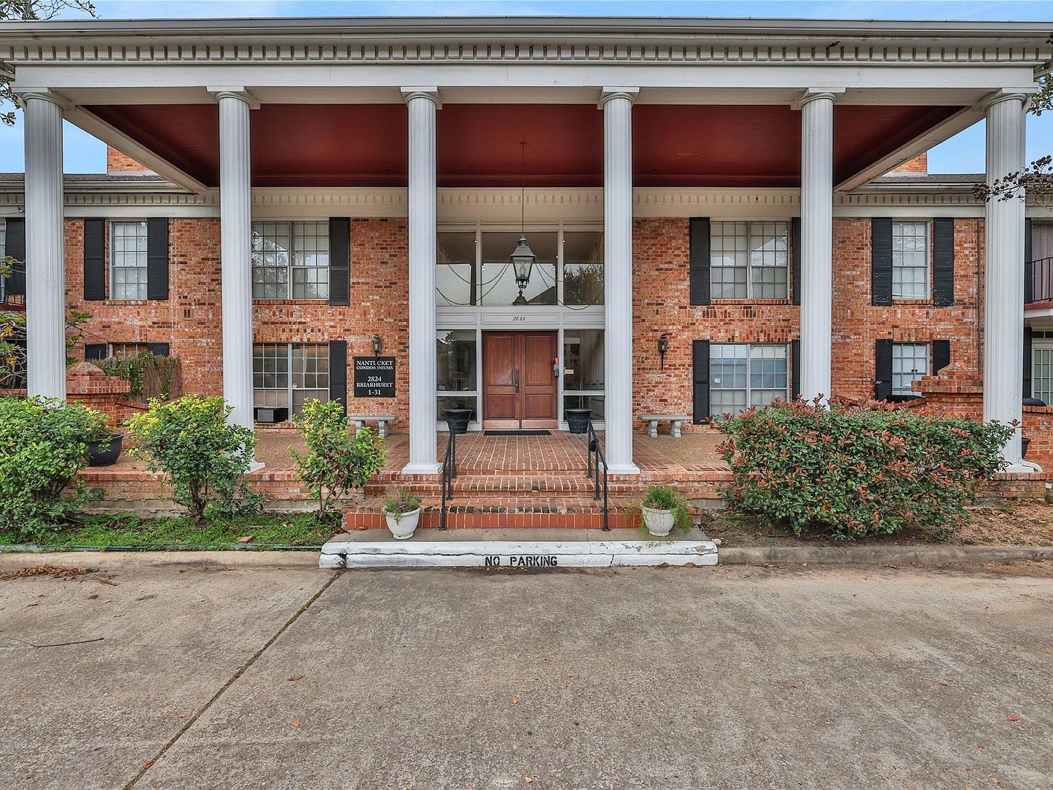 2824 Briarhurst Dr APT 12 Houston, TX 77057 - Thumbnail 3