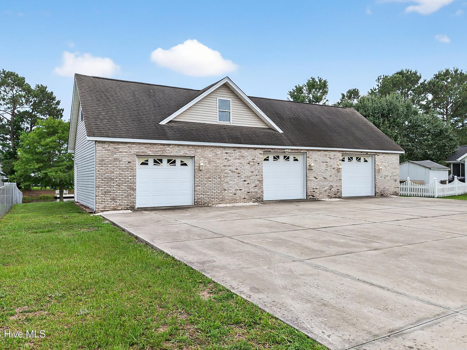 131 Pine Lake Cir SW Ocean Isle Beach, NC 28469 - Thumbnail 3