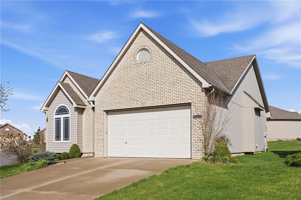 11236 N Randolph Ave Kansas City, MO 64157 - Thumbnail 3