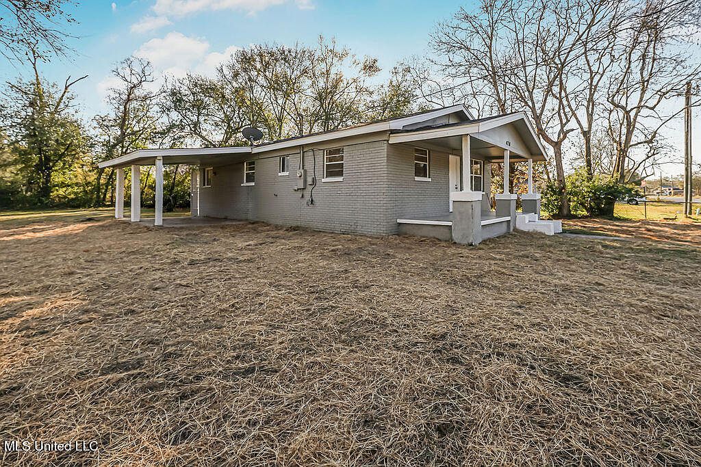 4718 Jackson Ave Moss Point, MS 39563 - Thumbnail 3