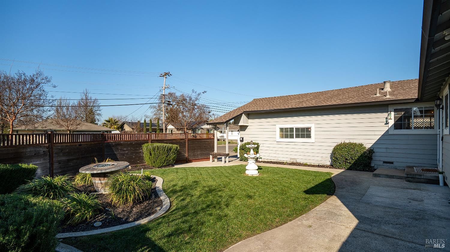 4020 Sacramento Ave Santa Rosa, CA 95405 - Thumbnail 3