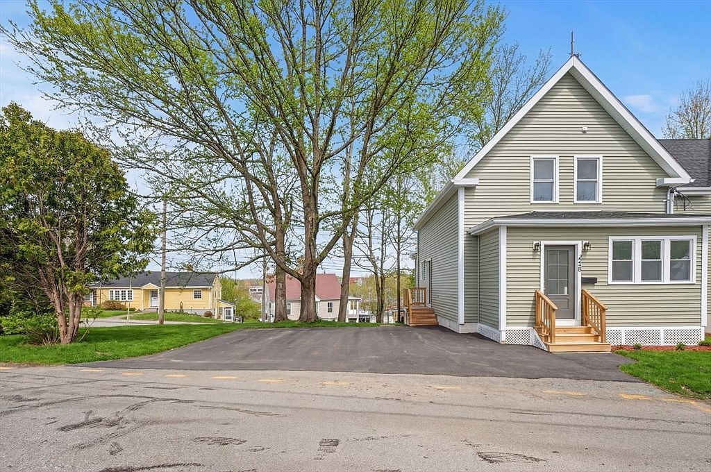 45-45B Fruit St Leominster, MA 01453 - Thumbnail 3