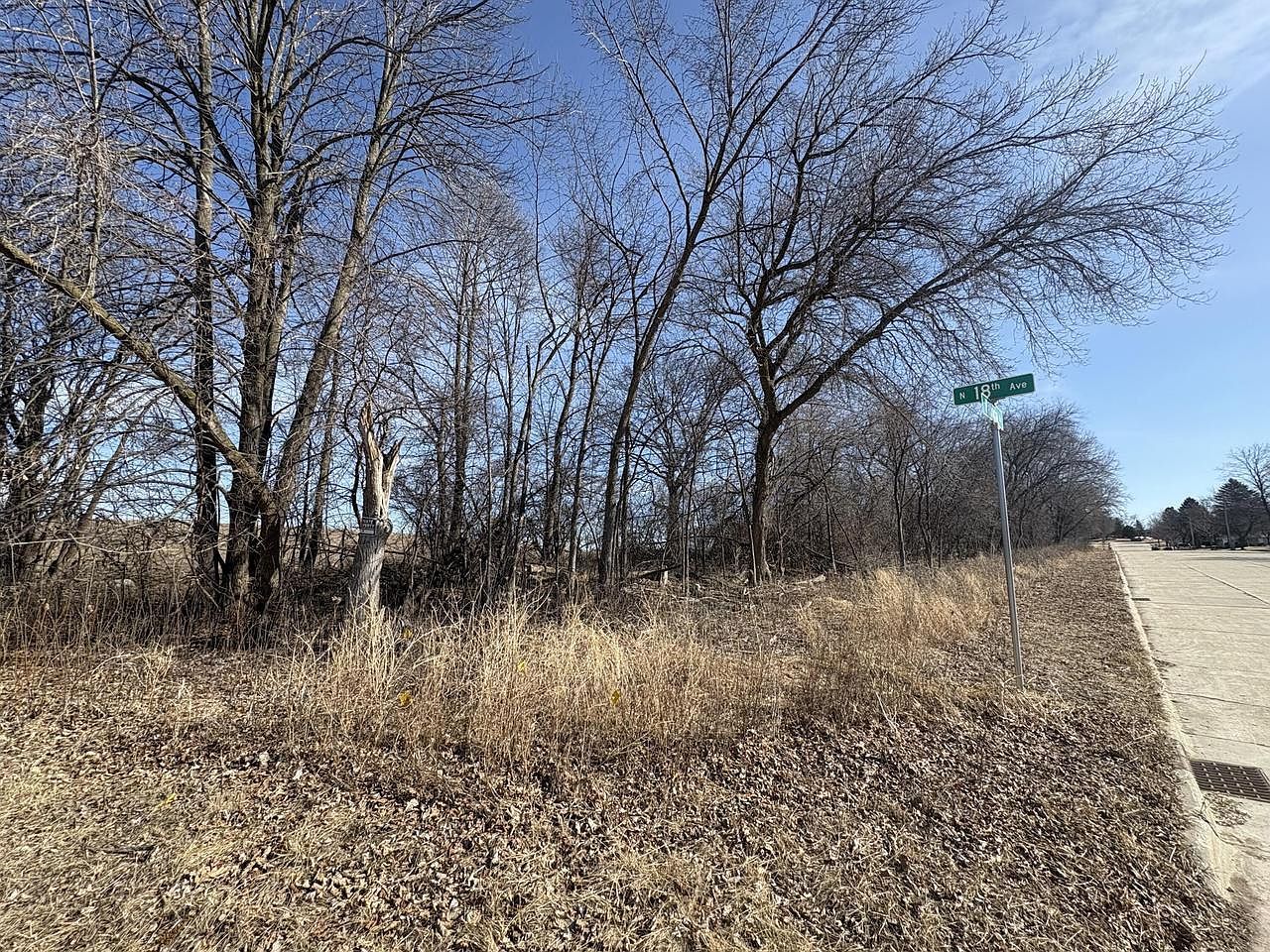 1600 Patricia Dr West Bend, WI 53090 - Thumbnail 3