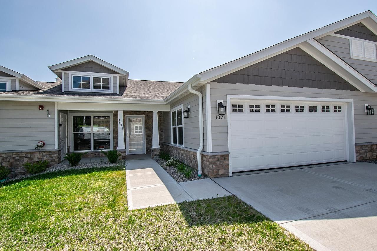 1110 Harbor Ter West Bend, WI 53090 - Thumbnail 3