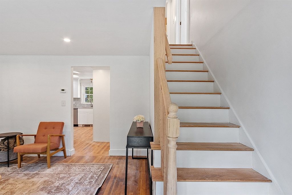 18 Sargent Rd Bolton, MA 01740 - Thumbnail 3