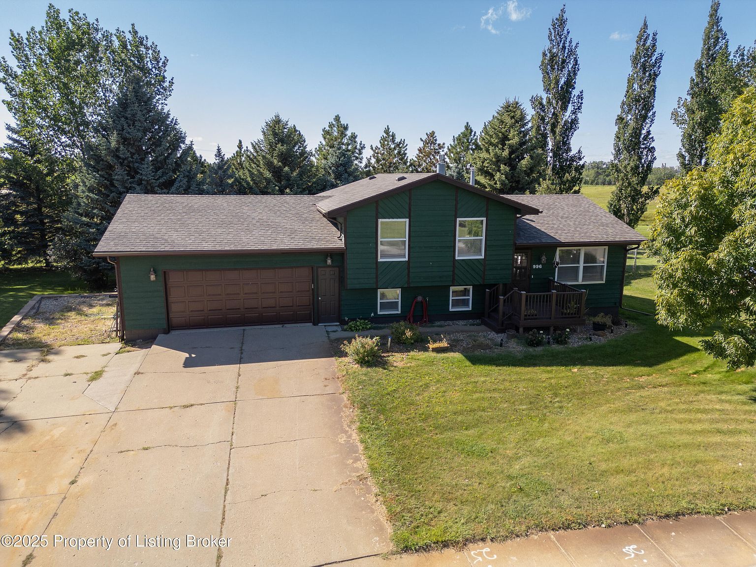 996 Heart Dr Dickinson, ND 58601 - Thumbnail 3