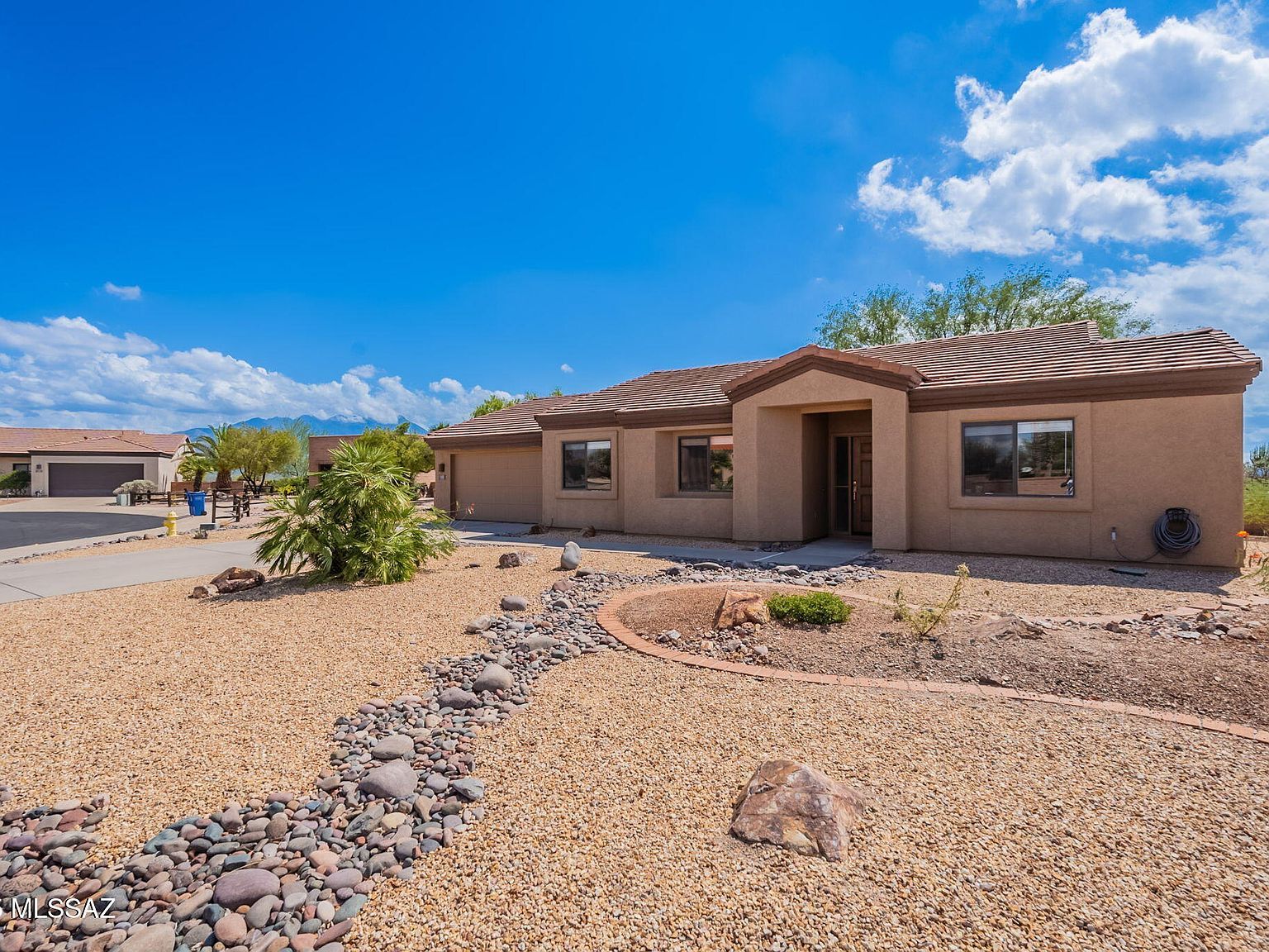 1493 W Hidden Crest Ct Green Valley, AZ 85622 - Thumbnail 3