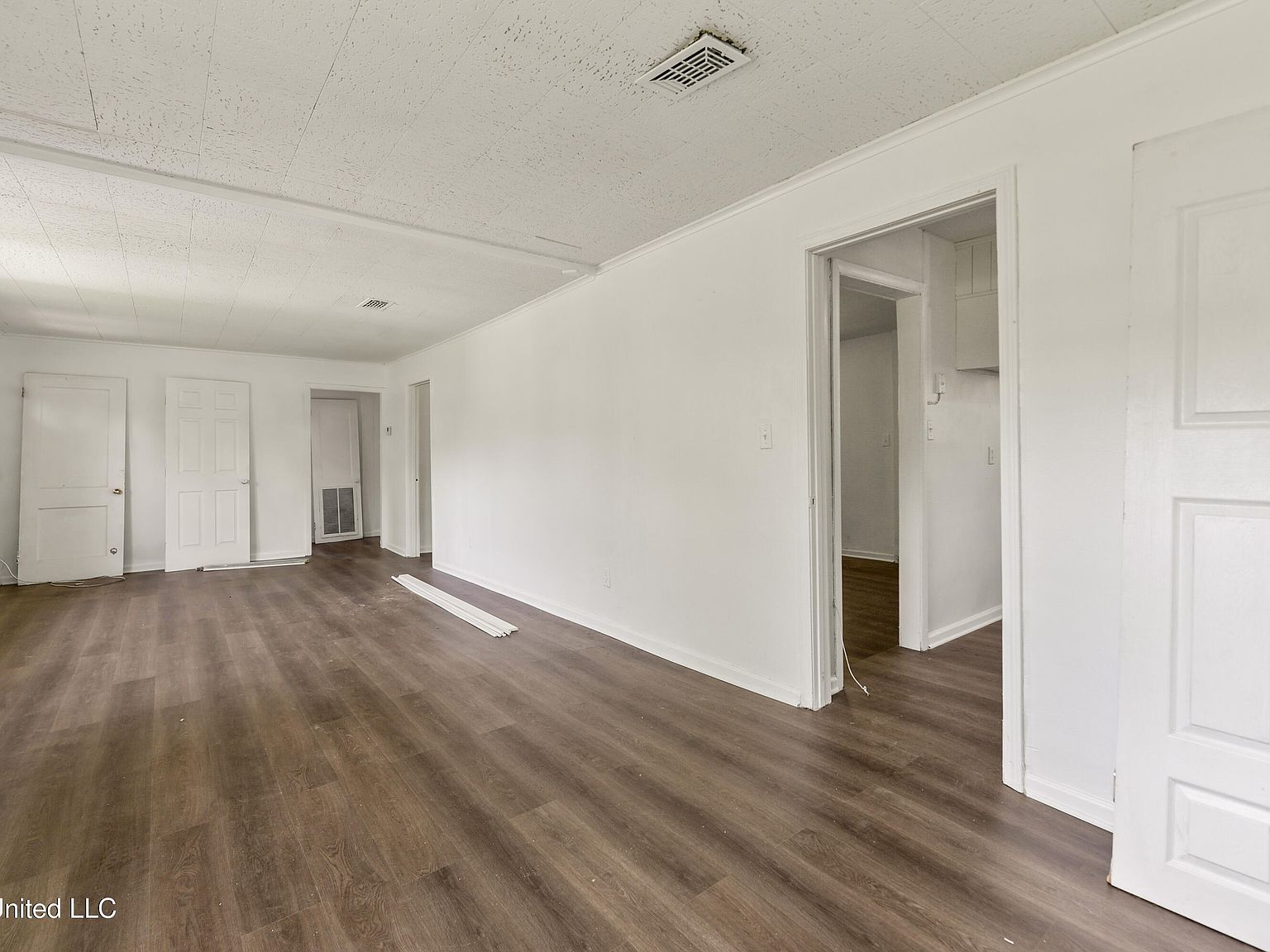 4330 Griffin St Moss Point, MS 39563 - Thumbnail 3