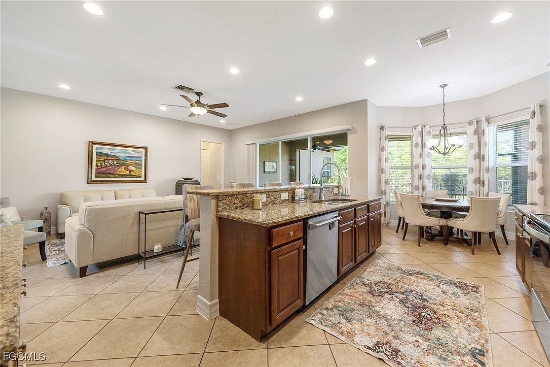 10117 Silver Maple Ct Fort Myers, FL 33913 - Thumbnail 3