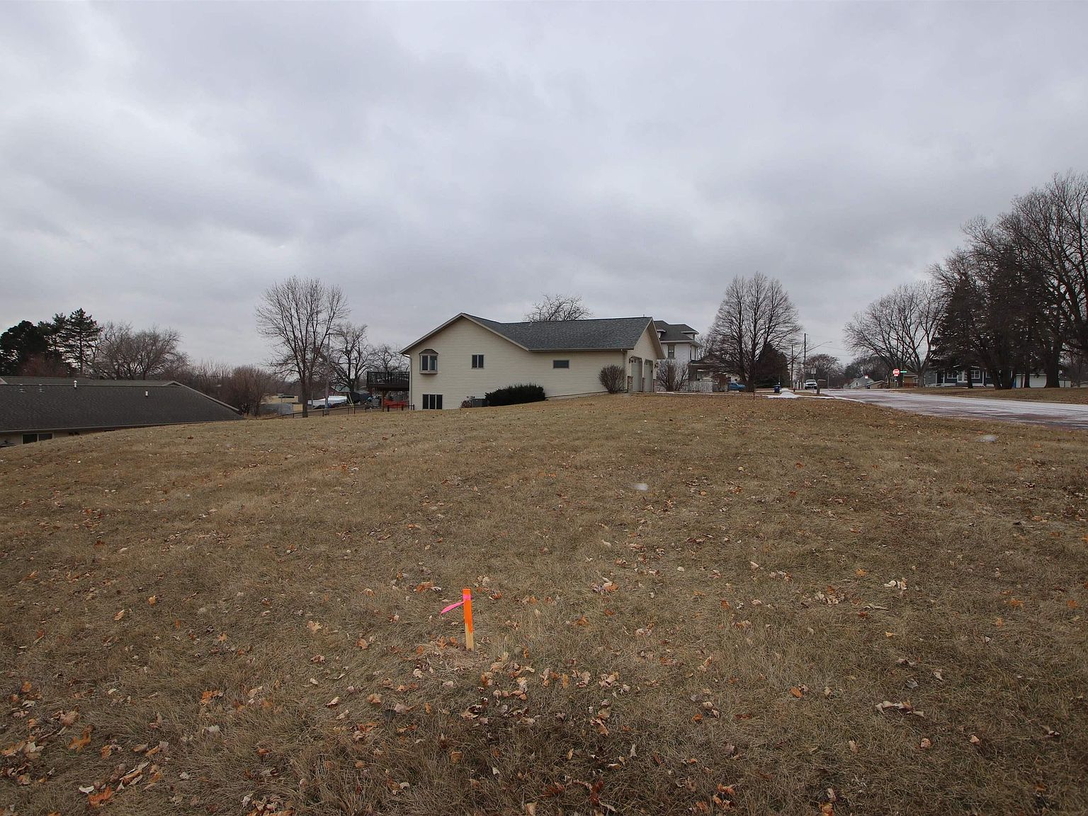 E 3rd St Canton, SD 57013 - Thumbnail 3