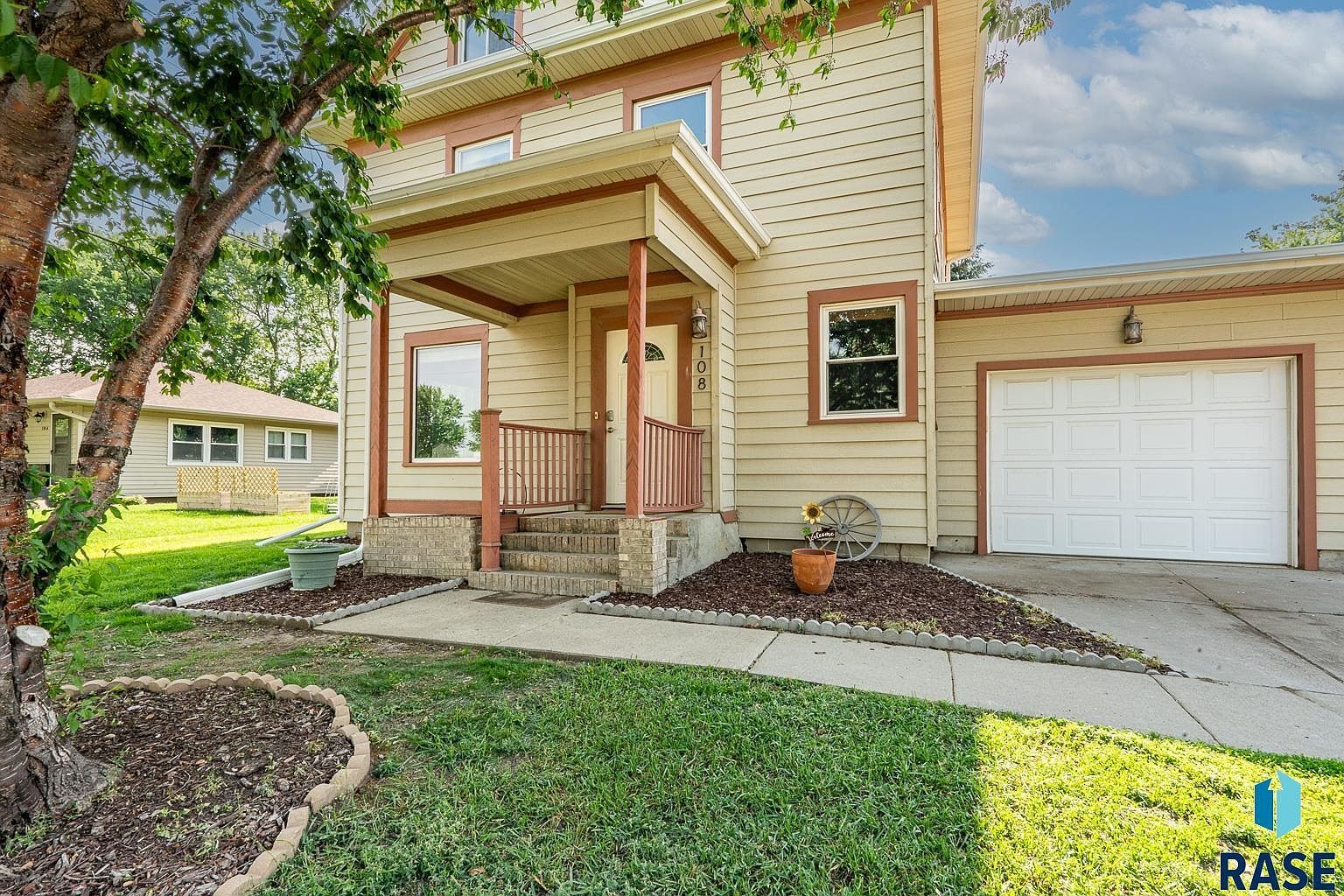 108 S Sycamore Ave Sioux Falls, SD 57110 - Thumbnail 3