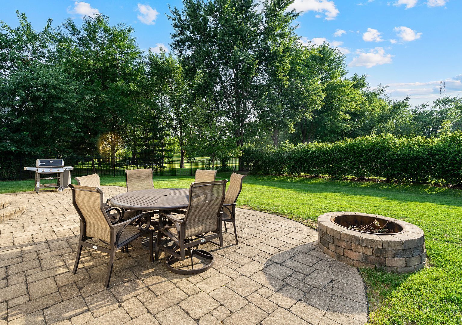 16320 Spring Creek Ln Plainfield, IL 60544 - Thumbnail 3