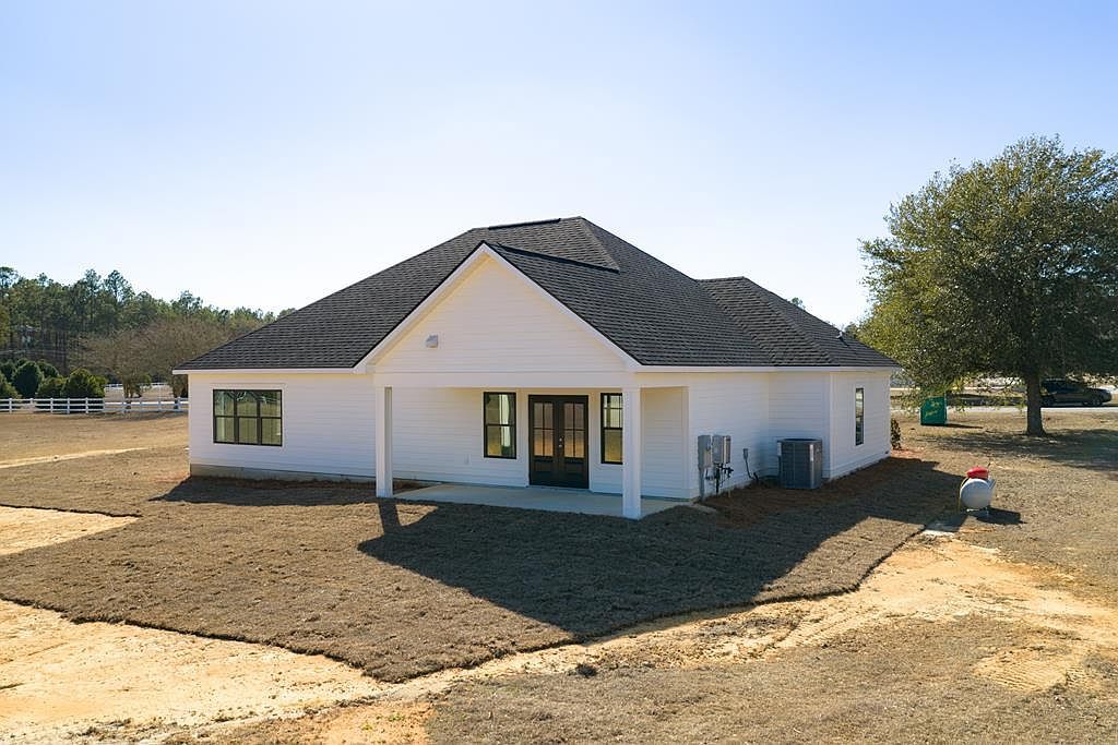 100 Heards Pond Ln Thomasville, GA 31757 - Thumbnail 3