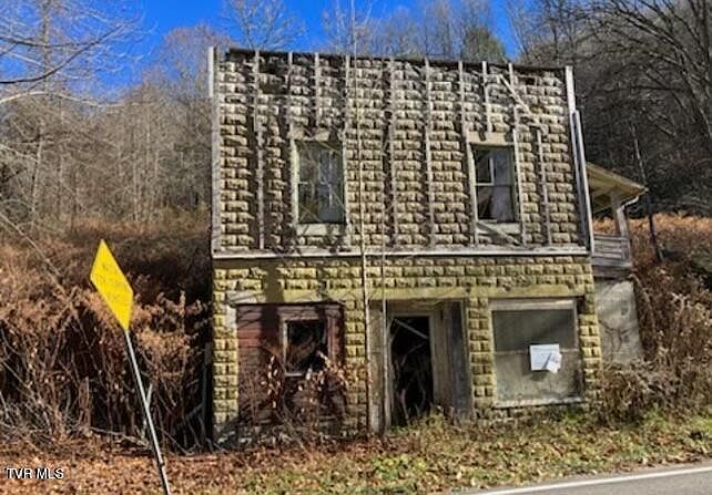 2300 Exeter Rd Big Stone Gap, VA 24216 - Thumbnail 3