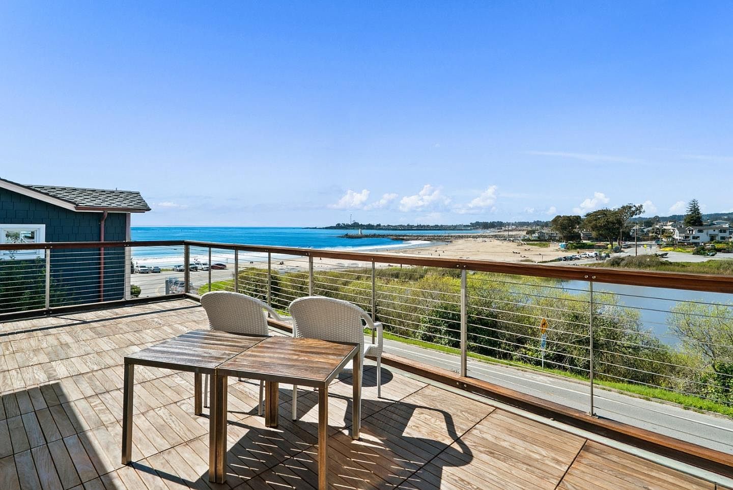 2974 E Cliff Dr Santa Cruz, CA 95062 - Thumbnail 3