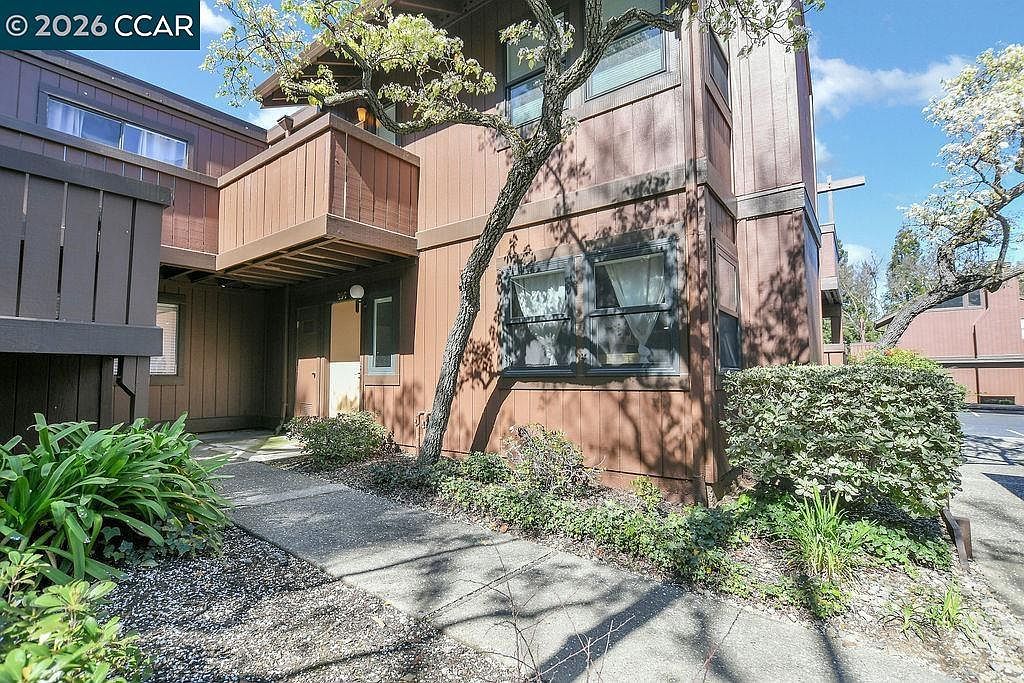 896 Camelback Pl Pleasant Hill, CA 94523 - Thumbnail 3