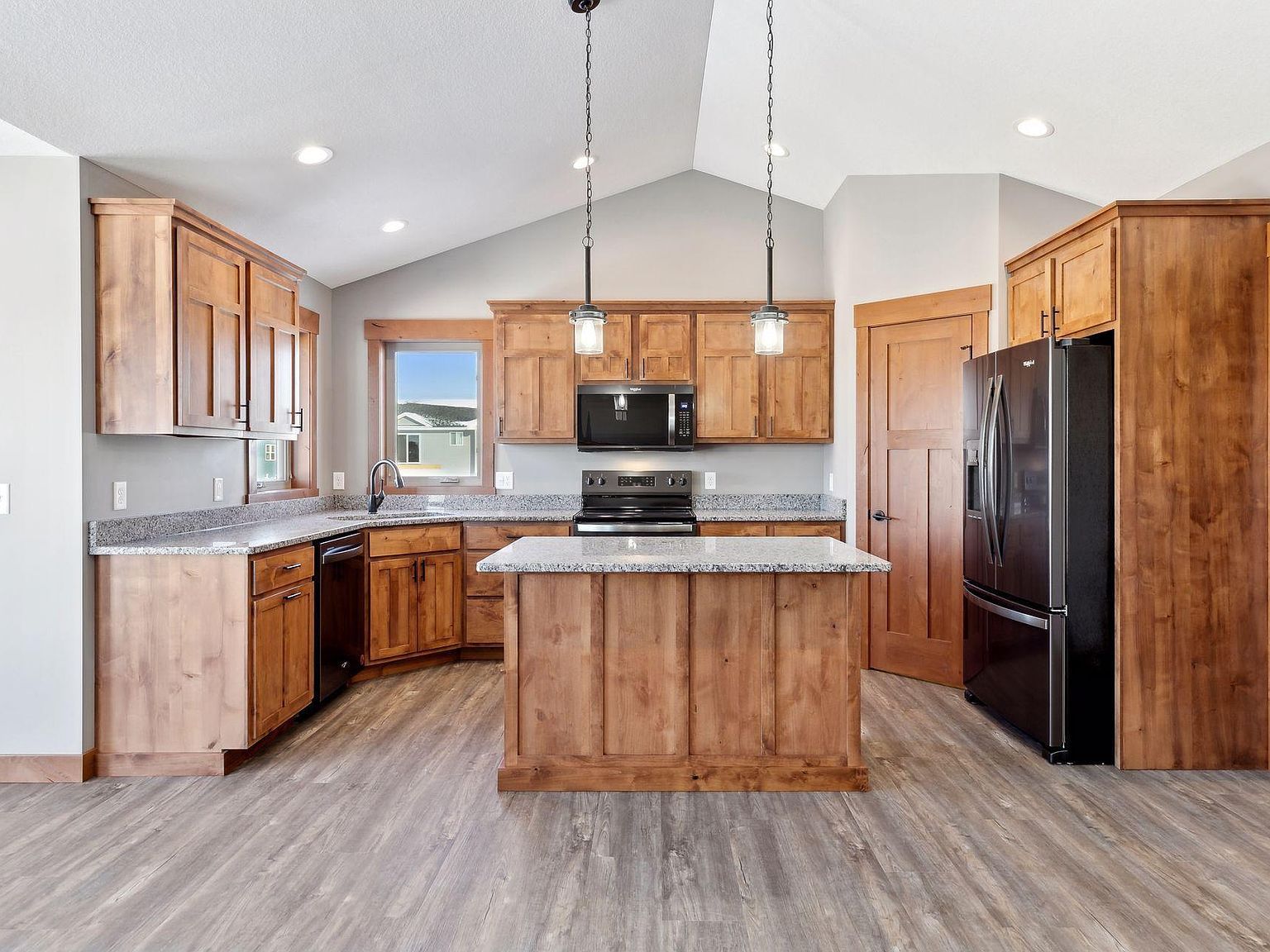 437 Coyote Way New Richmond, WI 54017 - Thumbnail 3