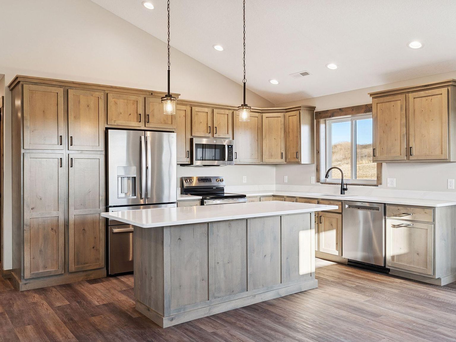 466 Coyote Way New Richmond, WI 54017 - Thumbnail 3