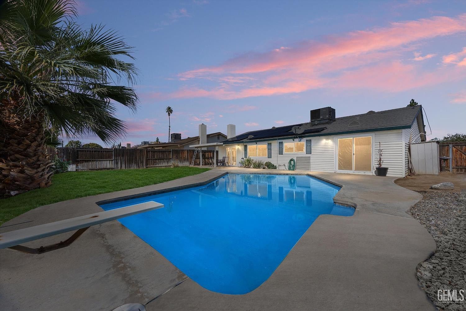 5005 Surrey Ln Bakersfield, CA 93309 - Thumbnail 3