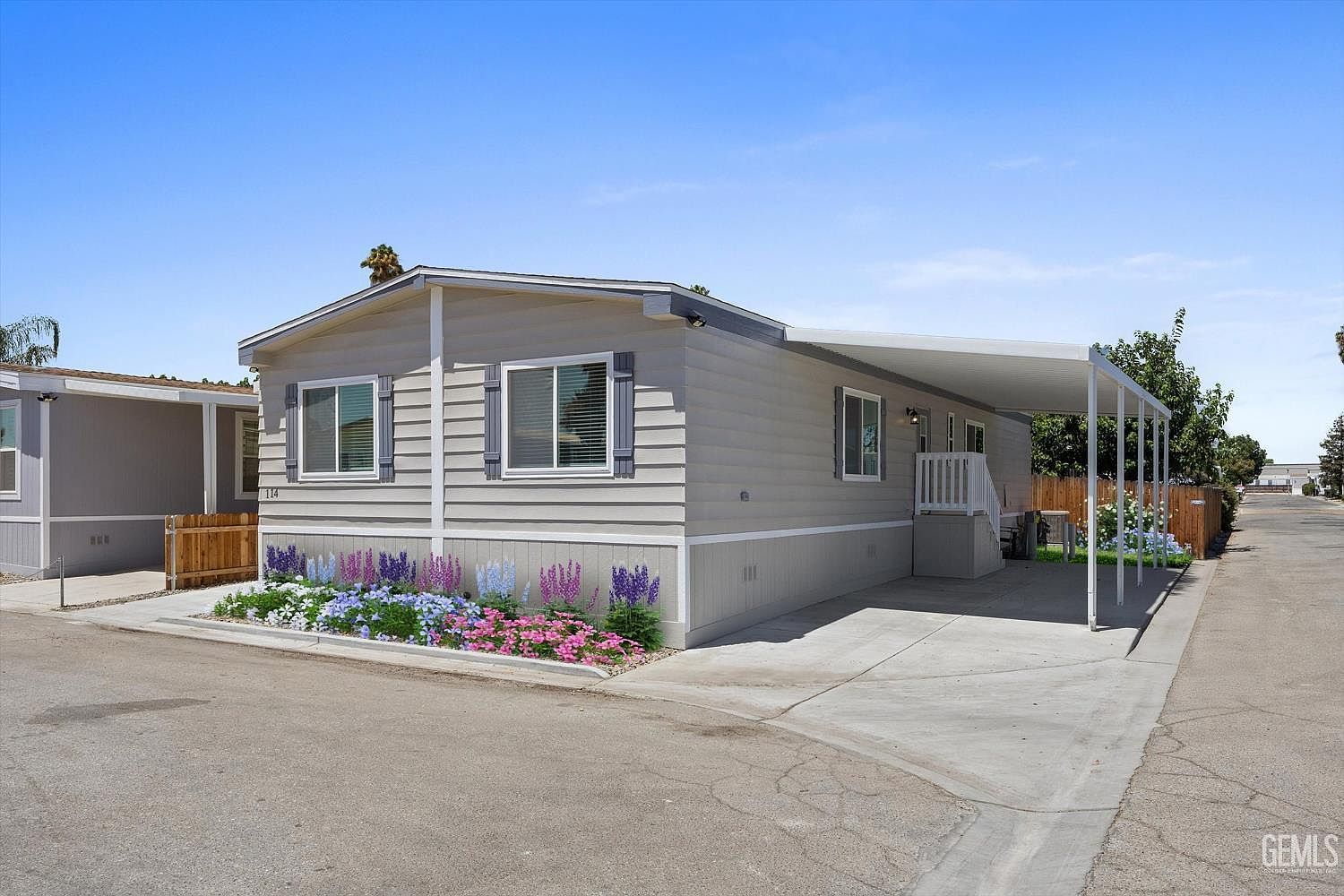 114 Cedarwood Ln Bakersfield, CA 93308 - Thumbnail 3